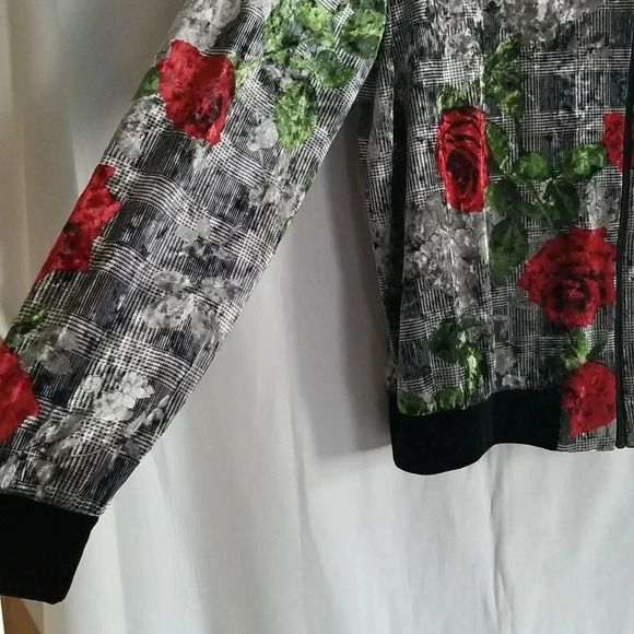 Diamond Tea Silver roses  velvet jacket - Picture 3 of 5